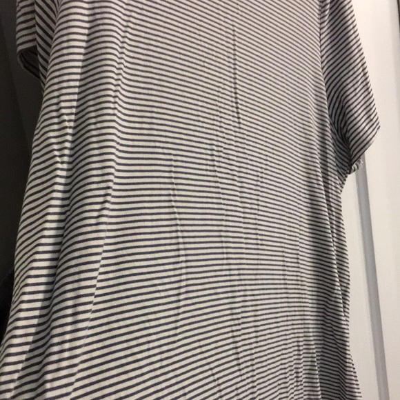 XXL Bundle! Two High Quality T-shirts•Nike and Old Navy Luxe - Picture 13 of 14